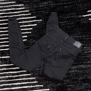 Levi's Classic Black Skinny Jeans for Women